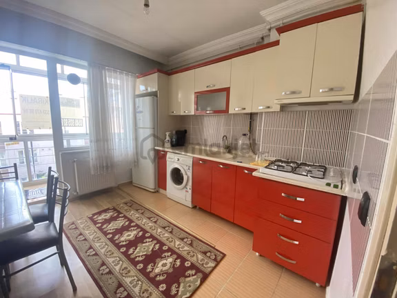 Cafeler Bölgesinde Geniş Eşyalı Apart 1
