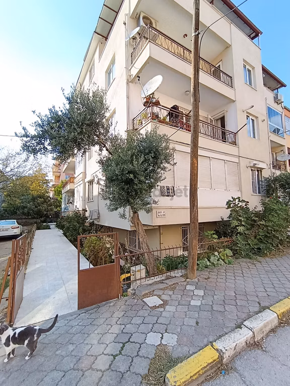 Balıkesir Altıeylül Kasaplarda Kiralık 2+1 Bahçe Katı Daire 1