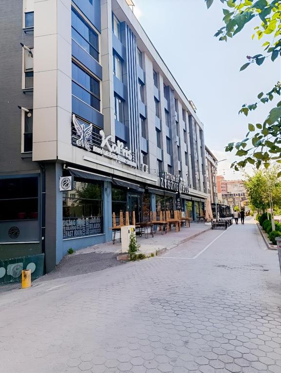 Şehrin En İşlek Kafeler Caddesinde Kiralık Eşyalı 1+1 Daire 2