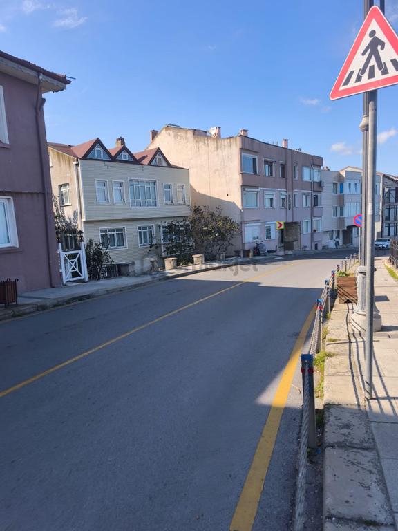 Şile Merkezde Kiralık 140 M.3+1 Giriş Daire 2