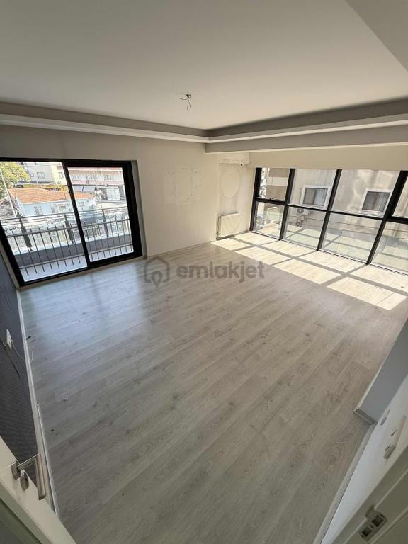 Nurfen'den Urhanlar Paradiso'da Kapıcılı Güvenlikli 3+1 Kiralık 2