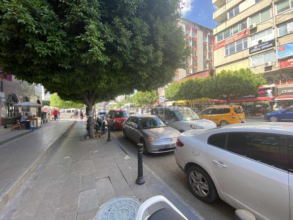 Çarşı Merkezde Aziz Naci İşmerkezinde 1+1 Kiralık 2