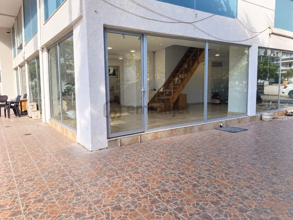 A Gayrimenkulden İsmet İnönü'de Geniş Cadde De Kiralık Dükkan 2