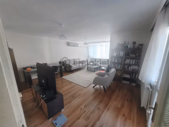 Üçkuyular İnönü Caddesi Paraleli Otoparklı 2+1 Satılık Daire 2
