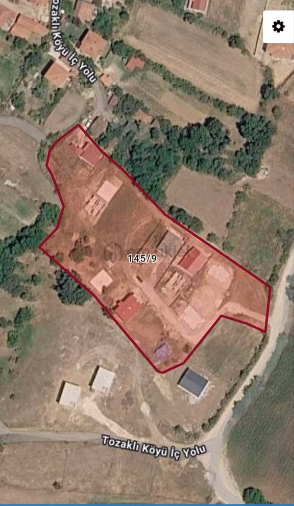Kırklareli Tozaklı Üzerine Daire Temeli Atılmış Satılık Arsa 1