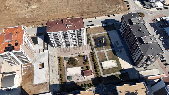 Çanakkale Esenler 2+1 File Market Yanı Kapalı Otoparklı Sitede 2