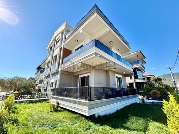 Ay Emlaktangüre'de Yolun Altında Muhteşem Konumlu Denize 300 Mt Satılık 4+1 Lüks Müstakil Villa 1