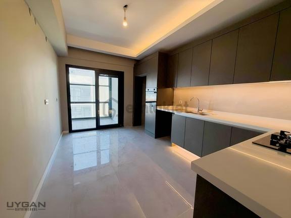 Uygan'dan Muratbey Mah. 4+2 320m² Premium Site Kapalı Otopark 2