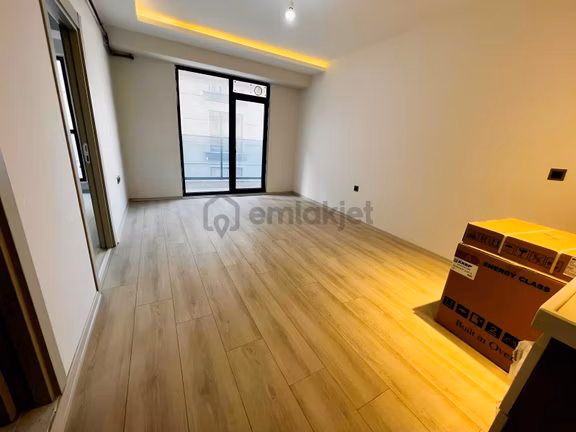 Hatip Mahallesi Cadde Üzerinde Satılık Lüks 1+1 Daire 1