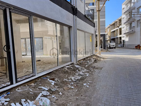 Kiralık Cadde Üzeri Sıfır Dükkan 2