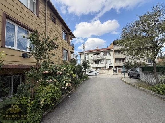Bağlar Mahallesinde Bahçeli Kiralık 3+1 Daire !!! 2