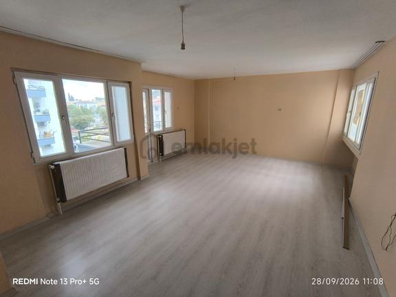İzmir Tire Toplu Konut Sitesinde Kiralık 3+1 Daire 2