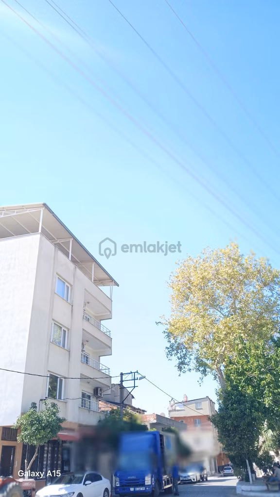 Germencik Ortaklar 'da Harika Konumda Arakat 196 M² 3+1 Daire 2