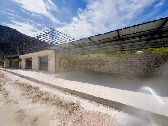 Kaş Kalkan İkizce De Yola Cephe Uygun Fiyatlı 4 Adet Dükkan 2