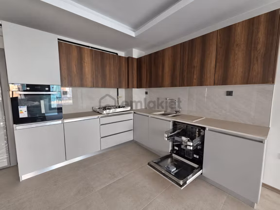 Karşıyaka Satılık 2+1 Sıfır Daire Kapalı Otoparklı 1