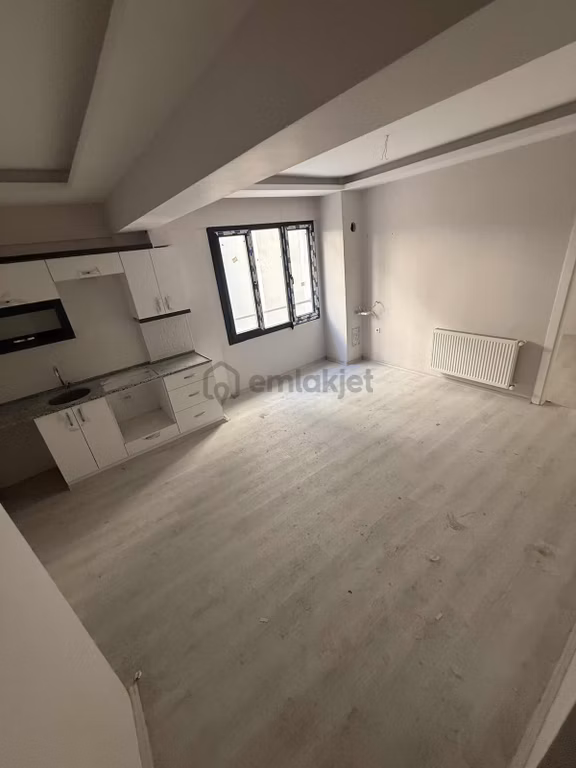 Nurfen'den Cadde Yanı Sıfır Doğalgazlı Kiralık 1+1 Daire 1