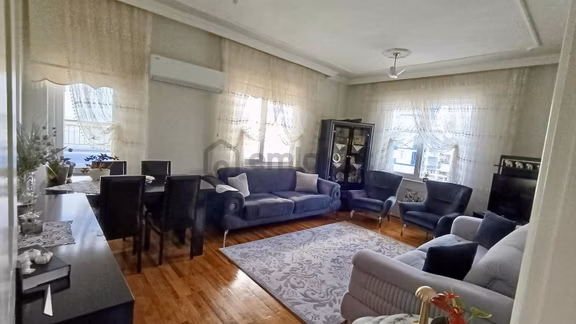 Kızıltoprak Mh. Mevlana Caddesi Üzeri 3+1 Kiralık 1