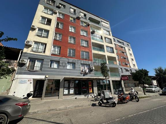 Konut Emlaktan Cadde Üzerinde Satılık 3+1 1