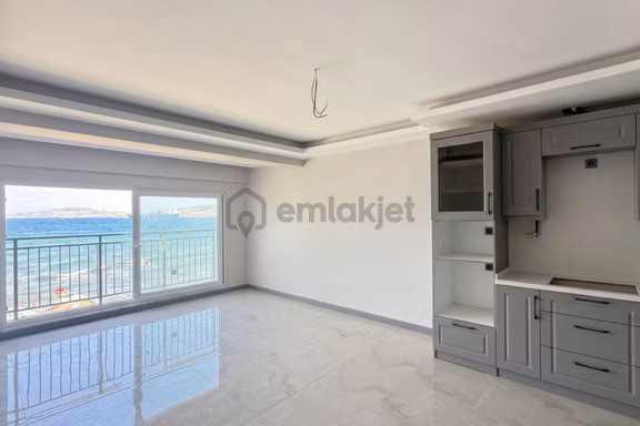 Yenifoça Cumhuriyet Mahallesinde Denize Sıfır 2+1 Dubleks Daire 2