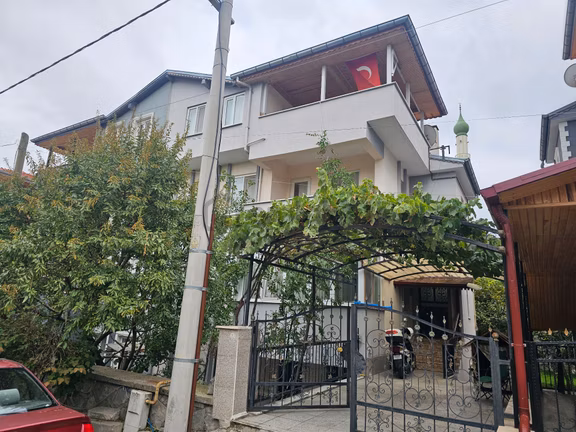 Isparta Işıkkent'te 6+1 Geniş Bahçeli Müstakil Ev 2