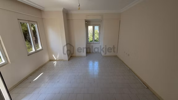 Kemerlatı Amfitiaytroya Yakın 2+1 Kapalı Mutfak 2