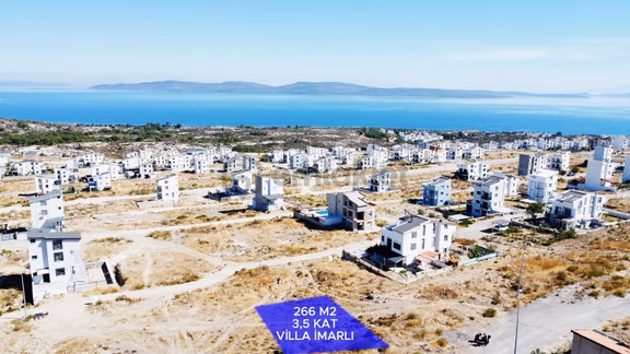 Mordoğan Kamukentte Deniz Manzaralı 3.5 Kat 266m2 Villa İmarlı Satılık Arsa 1