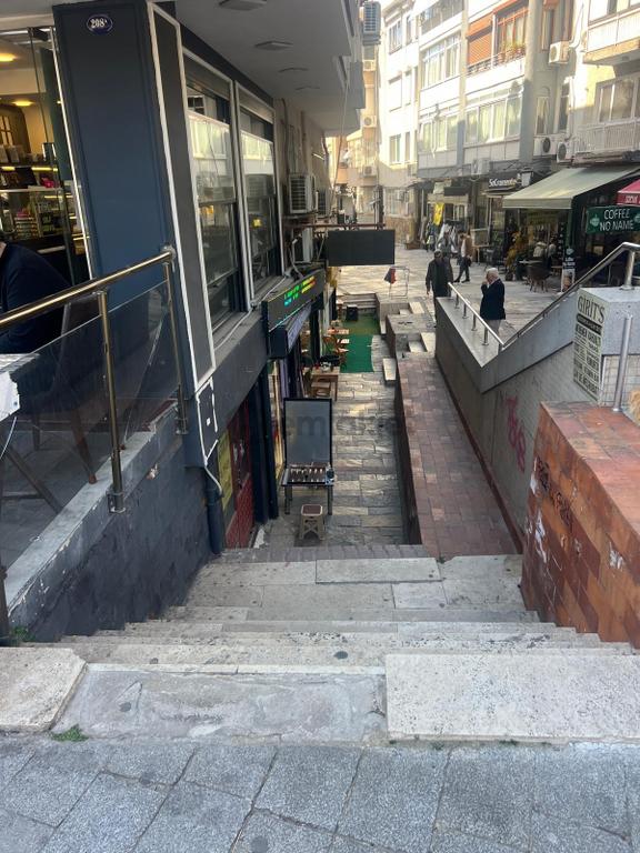 Üçyol'da Metro Çıkışında 2 Adet Yan Yana Dükkan... 1