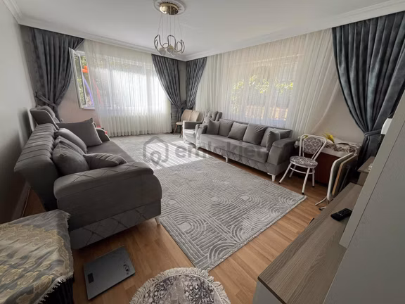 Anadolu Hastanesi Nin Yanında Satılık 3+1 Geniş Daire 1