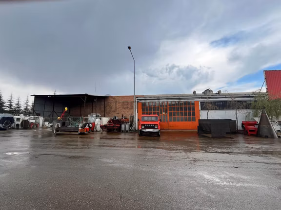 Arkadaş Emlaktan Küçük Sanayi Sitesinde 665 M2 Satılık Dükkan 2