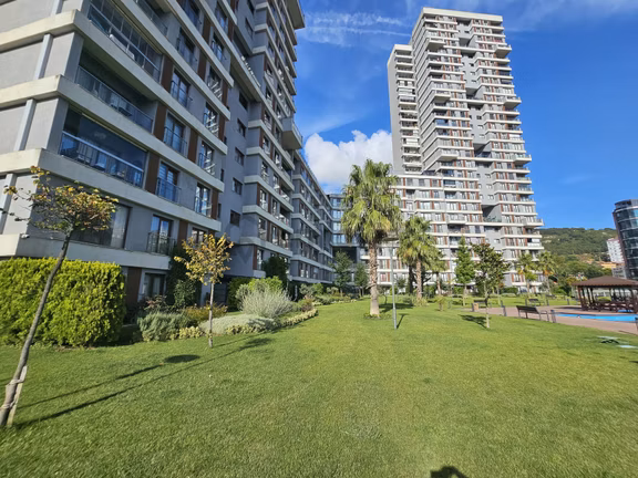 Yakacık Rönesans Sayfiye Konutları Kaplı Otopark Ebv Banyolu 2+1 2