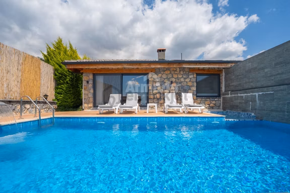 Muğla-yakaköyde 3+1 Satılık Taş Villa 2