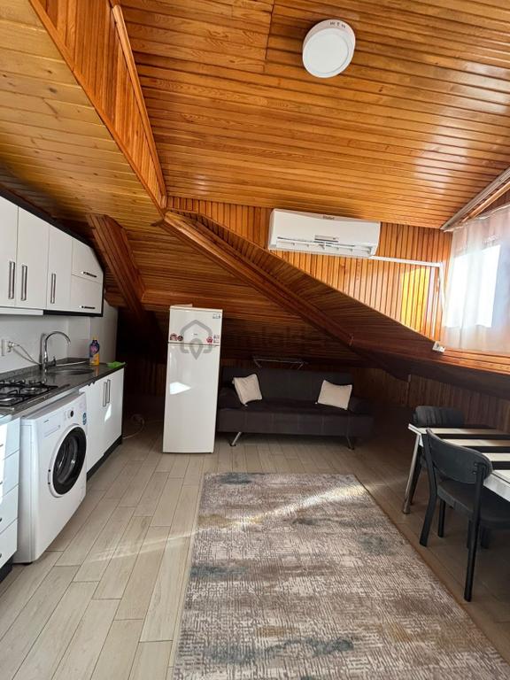 Ender Uysal Gayrimenkulden Üniversiteye Yakın Klimalı 1+1 Çatı Katı Apart.. 2
