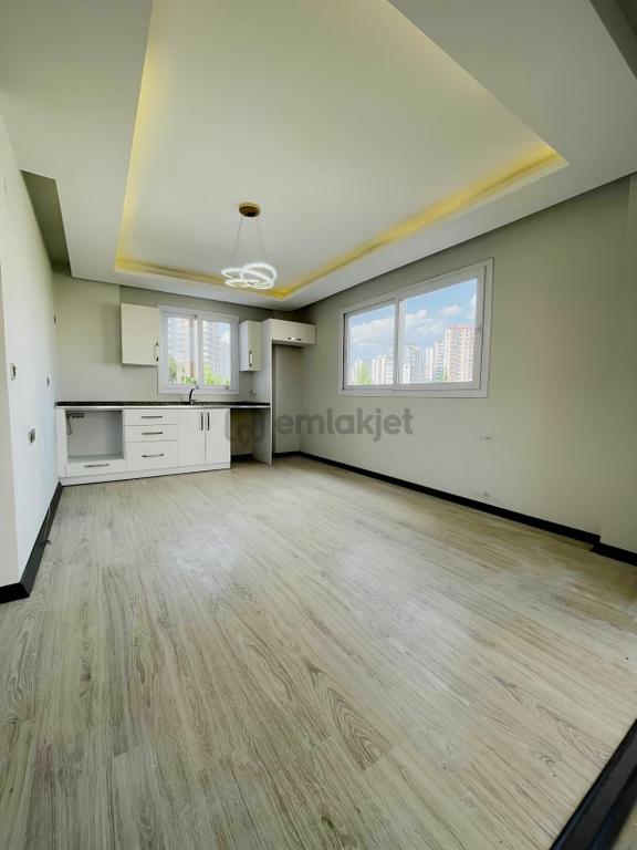 Çarkıparede~1+1~sınırsız~kredi~cam~balkon~3~cepheli~geniş~oturum 2
