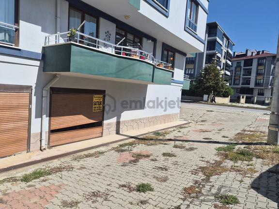 Ay Işığı Gayrimenkul'den Yeni Mahalle De Satlık 1+0 Garaj Deposu 1