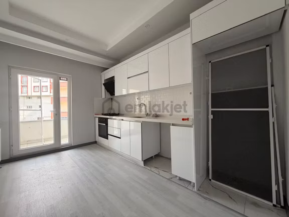 Metin Yapı'dan İskanlı Asansörlü Arakat Ön Cepe Kombili Fırsat 3+1 Daire!!! 1