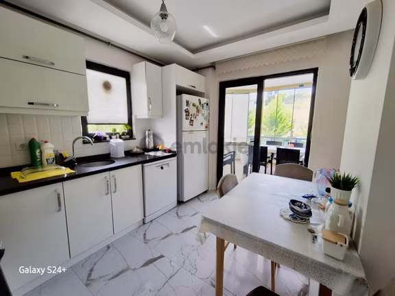 Atakent'te Nezih Konumda Site İçerisinde 120m² 3+1 Daire 2