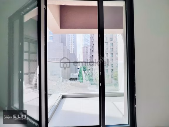Fikirtepe Emlak Konut 3. Etap Alçak Katta 1+1 Kiralık Daire 1