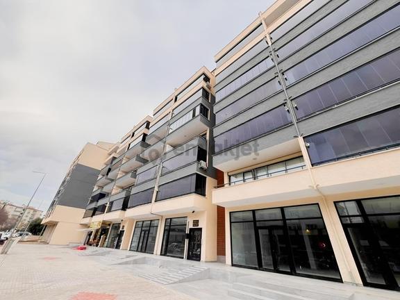 Akpınar'da Kiralık 128 M2 Dükkan 1