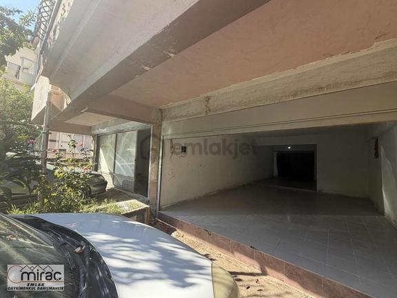 Perşembe Pazarı Yakını Büyük Depo 1