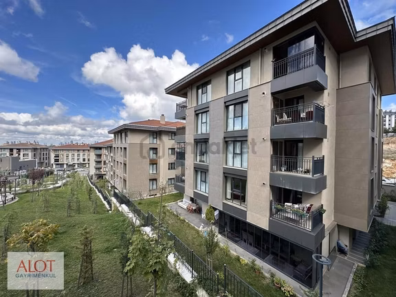 **acil Üsküdar Kirazlıtepe Toki'de Satılık 2+1 Bahçe Katı Daire 1