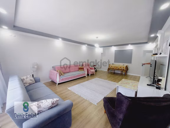 Denizden Akçayda Asansörlü Ebeveynli Masrafsız Satılık 3+1 Daire. 1