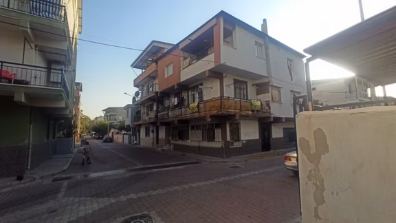 Asarlık Gölcük Mh. 107m2 Arsa Üzerinde 3 Katlı Satılık Köşe Bina 1