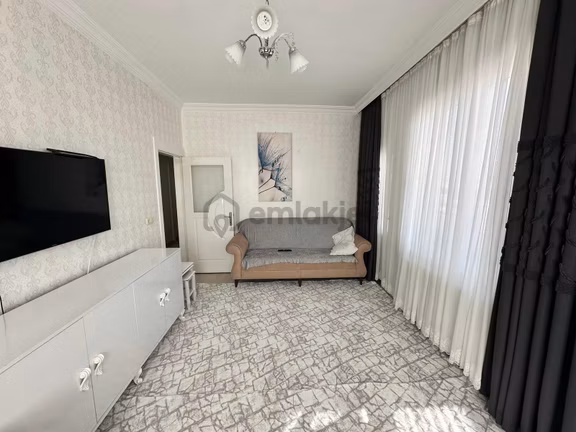 Kare'den Seyrantepe Merkezde 2+1 Bakımlı Daire. 2