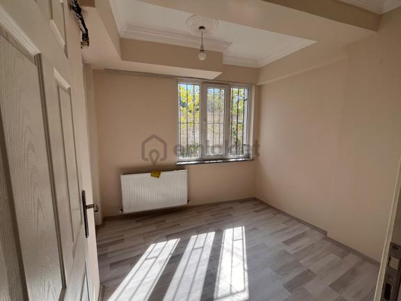 Cumhuriyet Mahallesinde Kanal Boyunda Kiralık 1+1 2