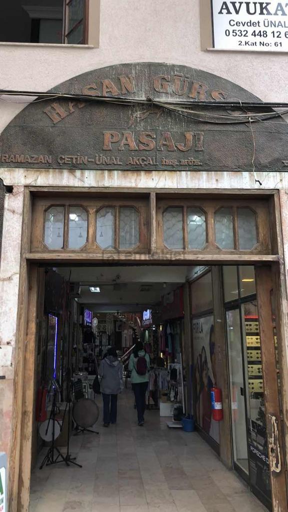 Route 10 Gayrimenkul'den Ayvalık Merkezde Kiralalık İş Yeri 1