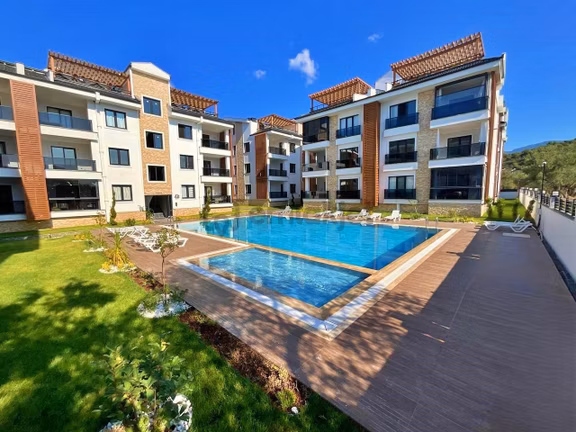 Uytundan Akçay-güre Arasında Havuzlu Ultralüks Sitede 1+1 Daire 1