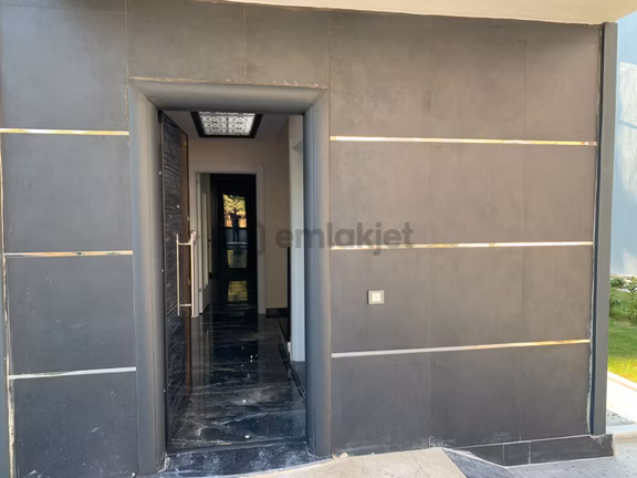 Didim Havuzlu Sitede Satılık 3+1 Villa 2