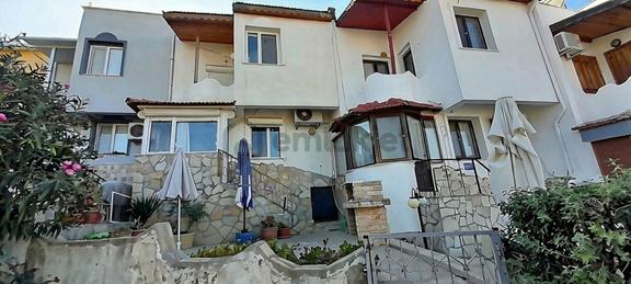 Yenifoça Narezen'de Deniz Manzaralı Bahçeli Doğalgazlı 2+1 Dubleks 1