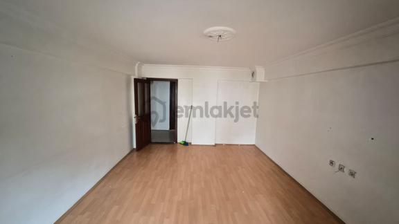 Şahintepede Kot-2 De 2+1 Yapılı Balkonlu Kiralık Daire 2