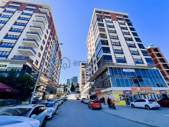Trabzon' Da Kaşüstü Girişinde 3+1 Kiralık Geniş Daire 1